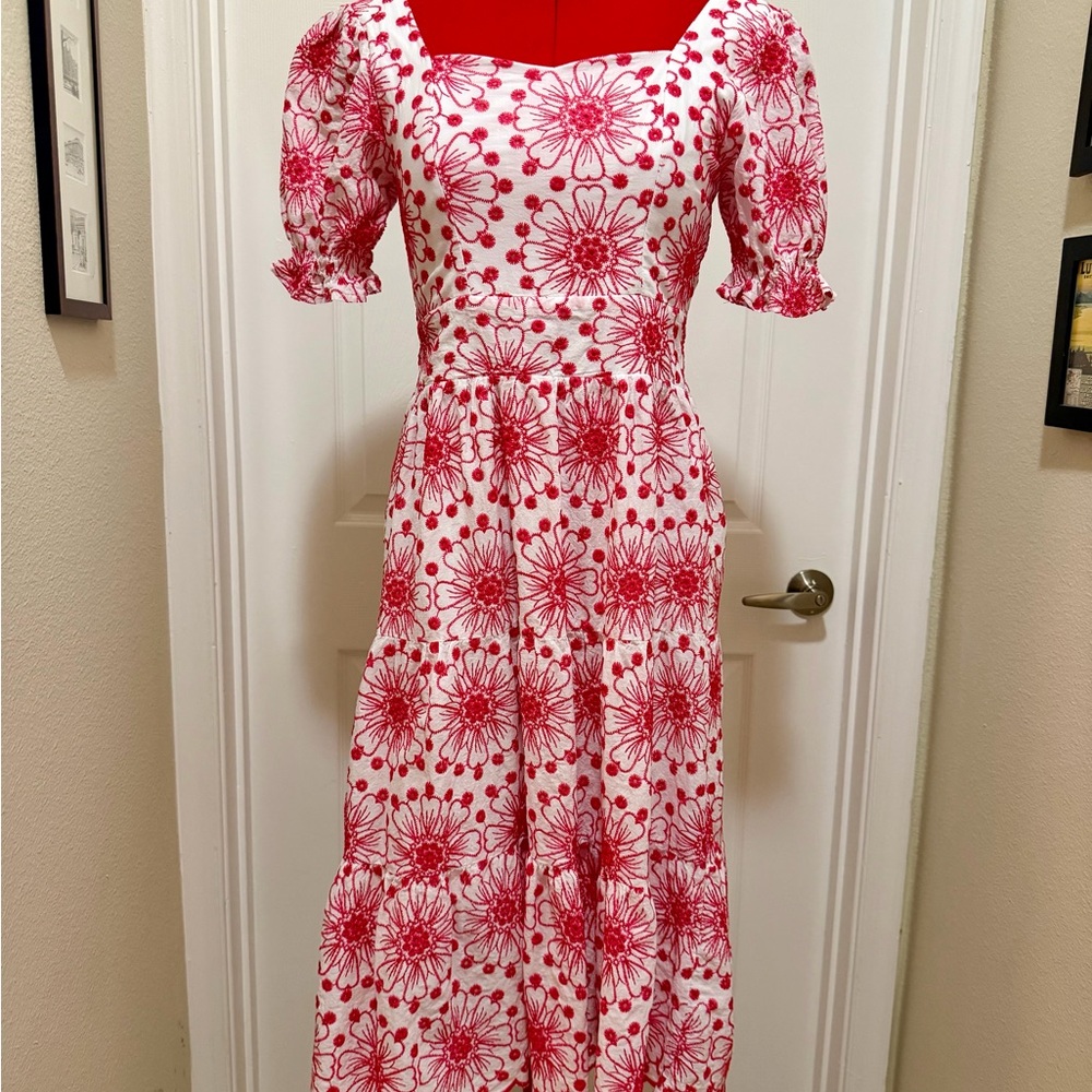 Fuchsia and white eyelet dresse, sz medium